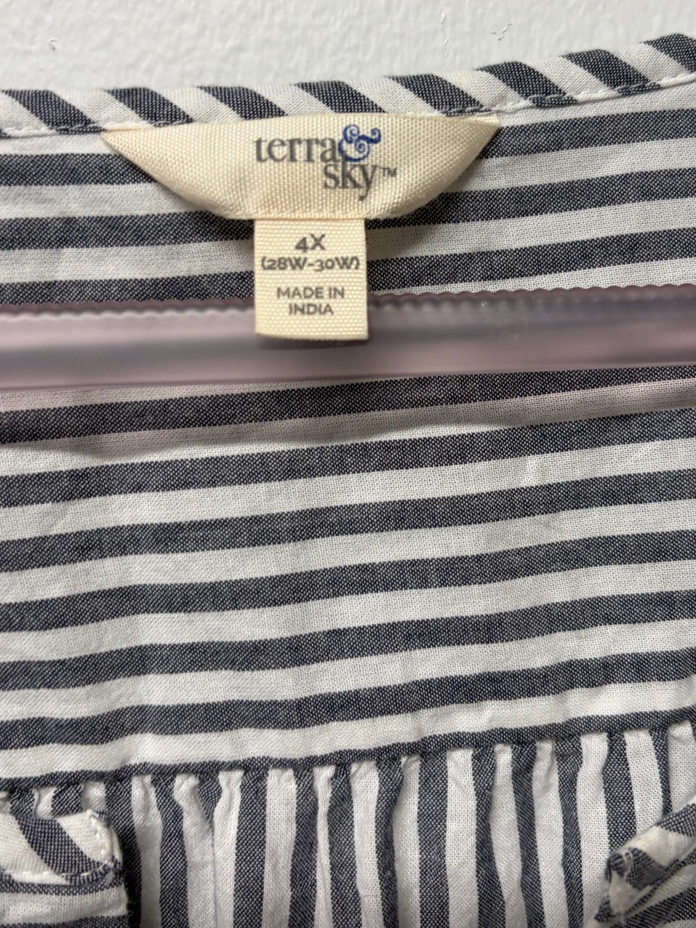 Plus Size 4X Top - Picture 2 of 6